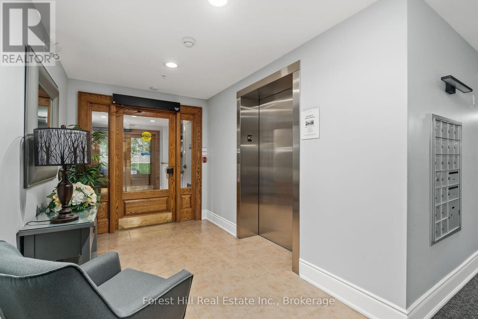#204 391C MANITOBA STREET - Image 32