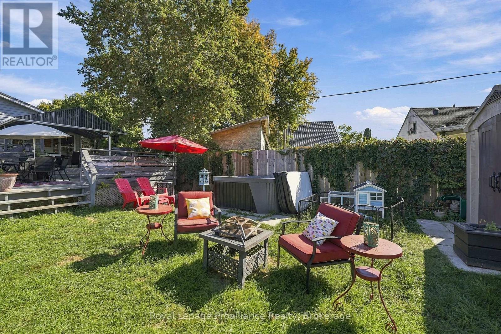 208 BYRON STREET - 29