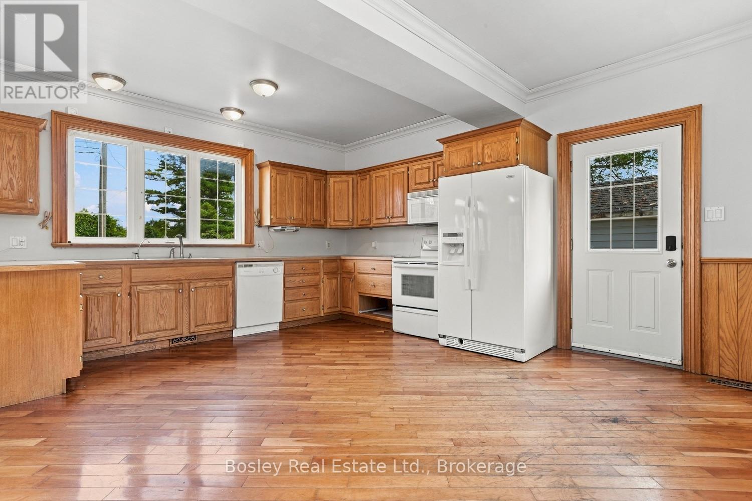 #52 6108 CURTIS POINT ROAD - 12