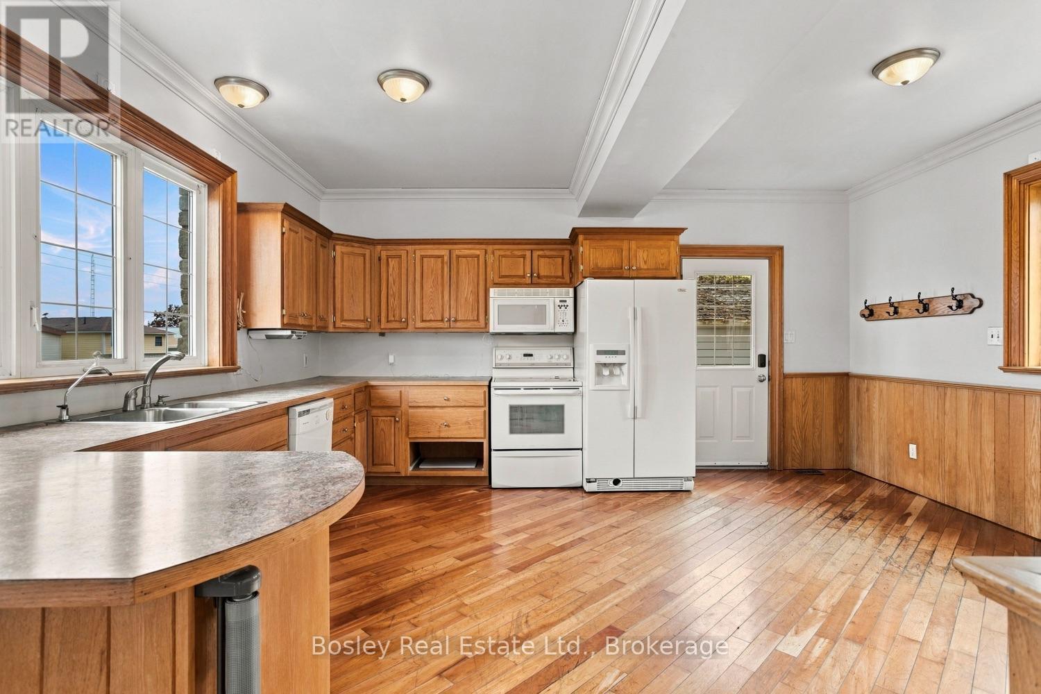 #52 6108 CURTIS POINT ROAD - Image 15