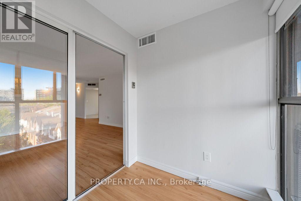 #608 65 SCADDING AVENUE - Image 14