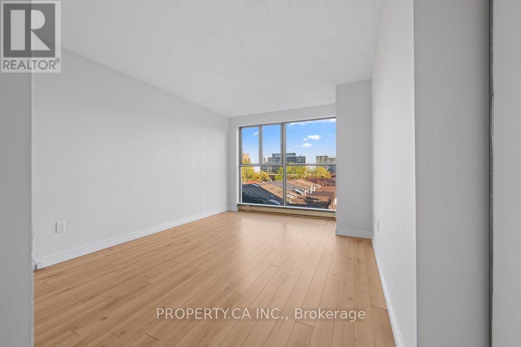 #608 65 SCADDING AVENUE - Image 17