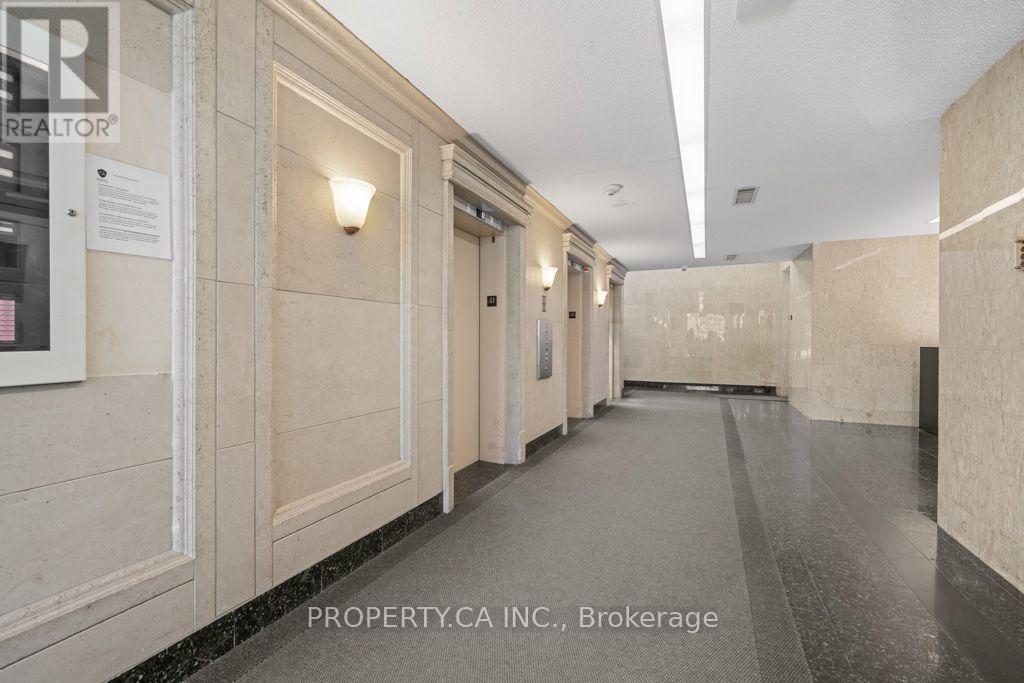 #608 65 SCADDING AVENUE - Image 23