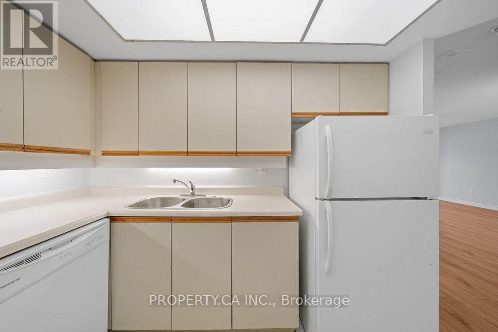 #608 65 SCADDING AVENUE - Image 9