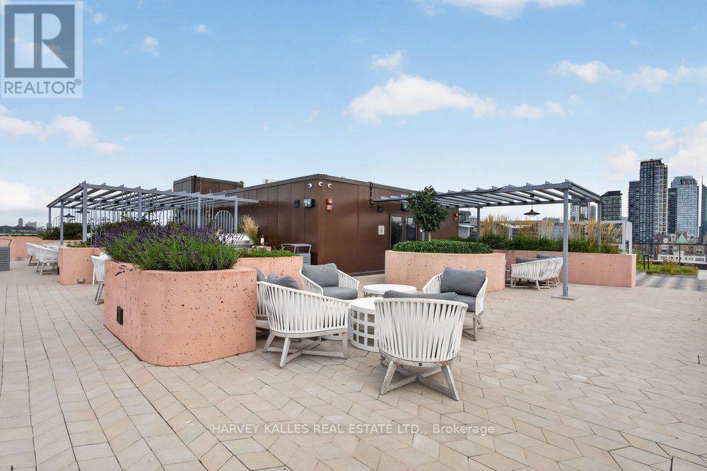123 Portland Street — photo 30