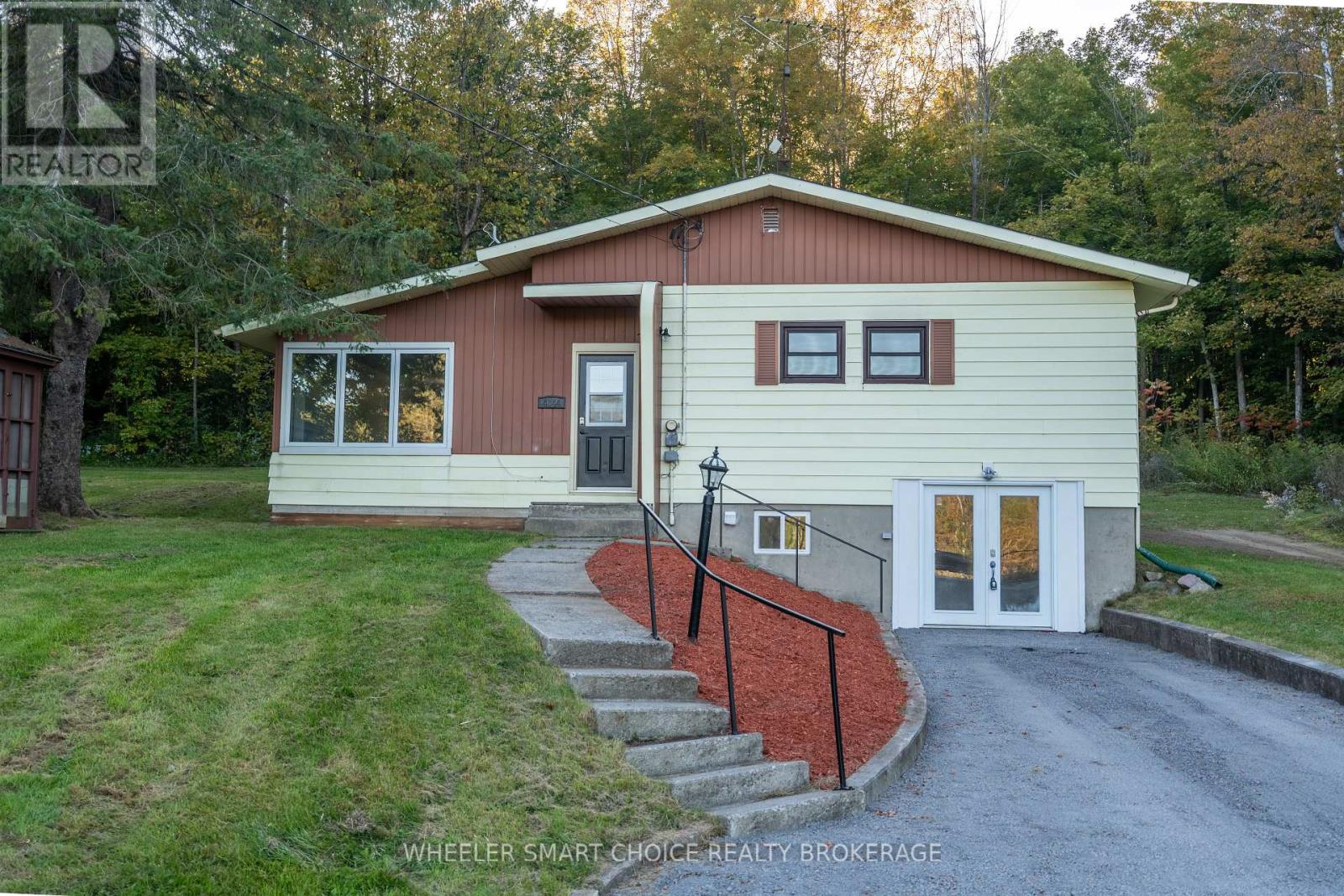 4344 138 Highway, South Stormont, Ontario, K0C2A0, South Stormont, Ontario — photo 1 of 5