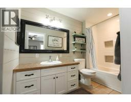 266 S 1 Street W, Magrath, AB T0K1J0 Photo 17