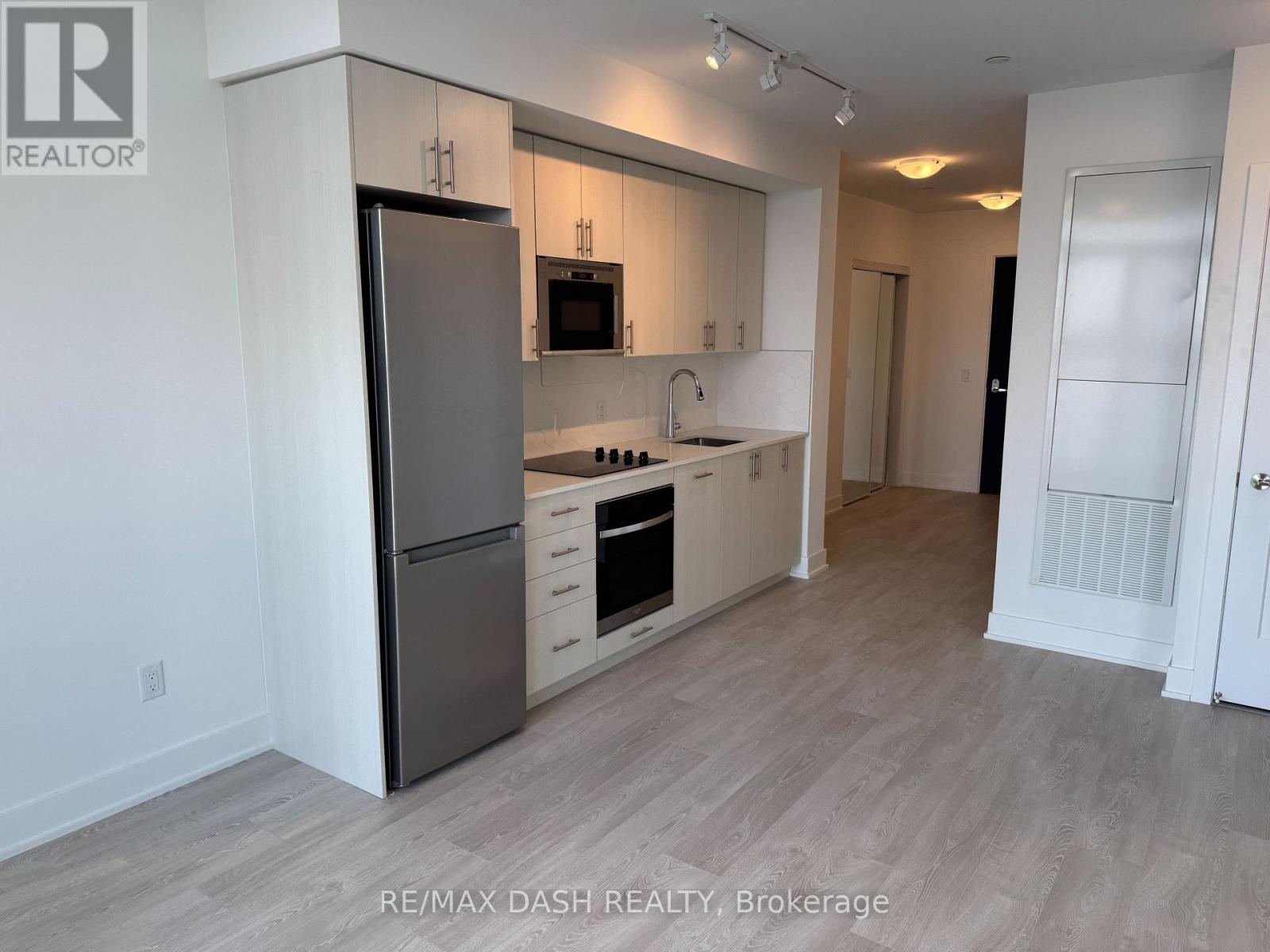 642- 2545 Simcoe Street North, Oshawa, ON photo 5