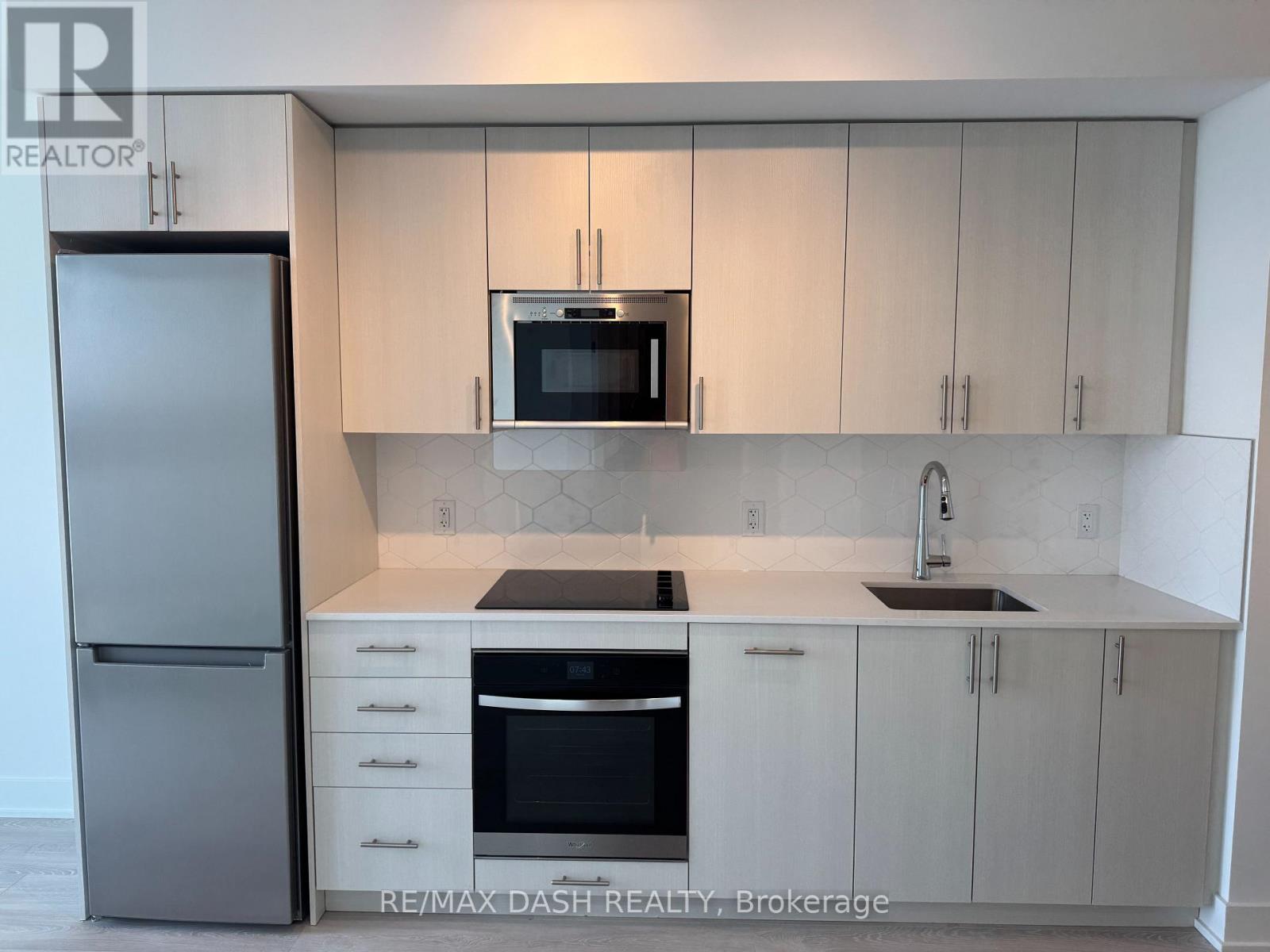 642- 2545 Simcoe Street North, Oshawa, ON photo 9
