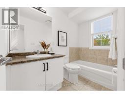 34 Fairhead Mews, Toronto, ON M4E3Y4 Photo 21
