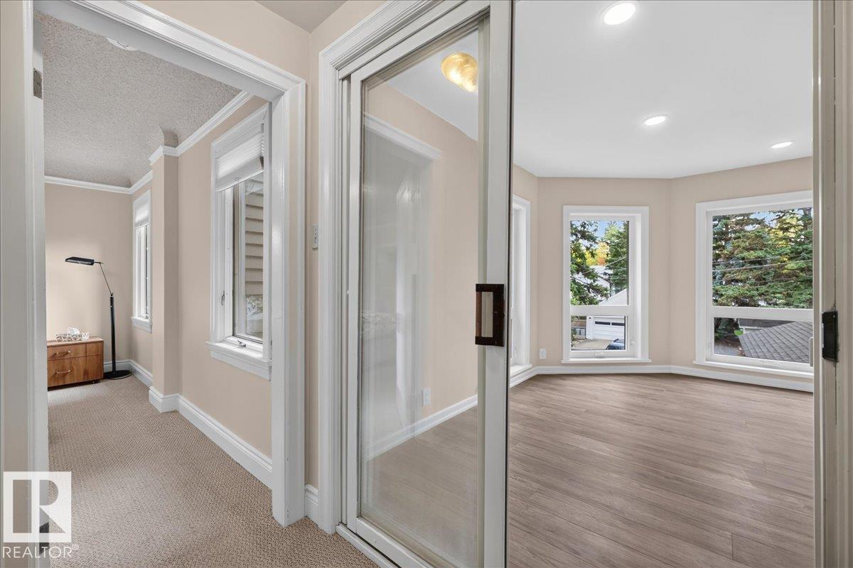 30 ST GEORGE'S CR NW - 48