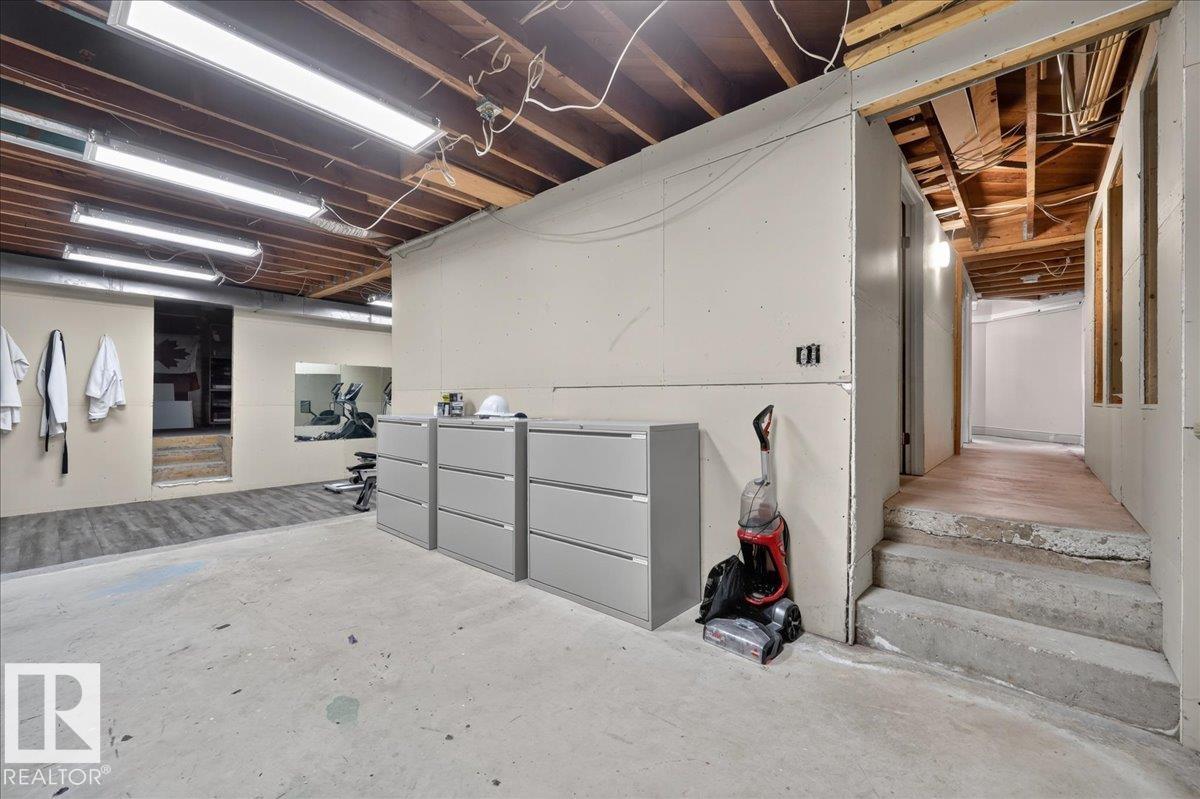 30 ST GEORGE'S CR NW - 55