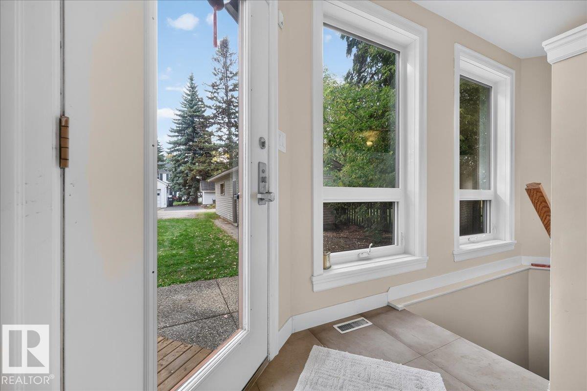 30 ST GEORGE'S CR NW - 20