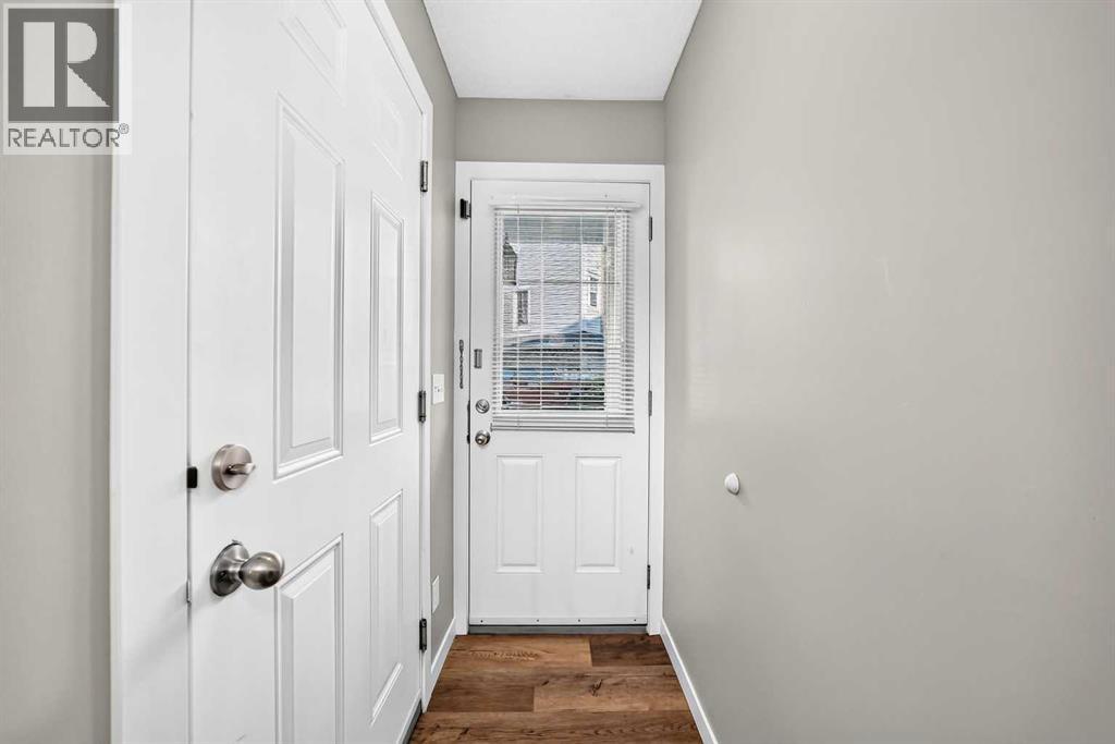 108 New Brighton Point SE, Calgary, Alberta, T2Z1B8 — thumbnail 3