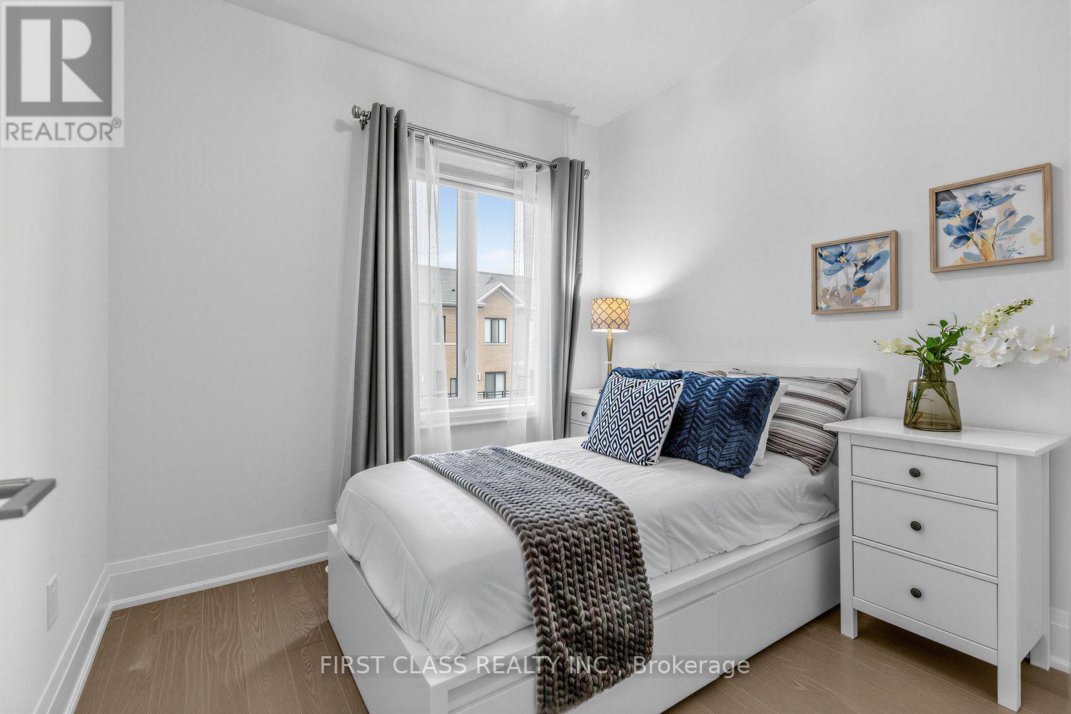 108 SOUTH PARK ROAD - 29