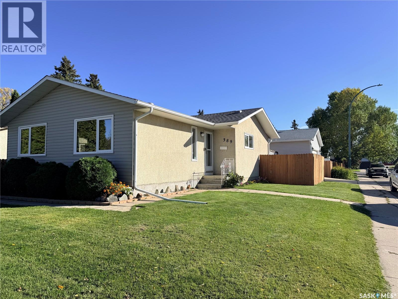 389 Meighen CRESCENT, Saskatoon — photo 2