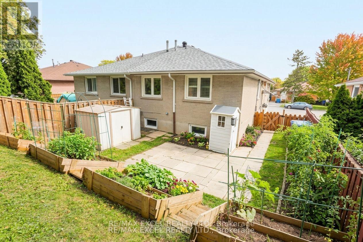 44 LINDSAY AVENUE - Image 20