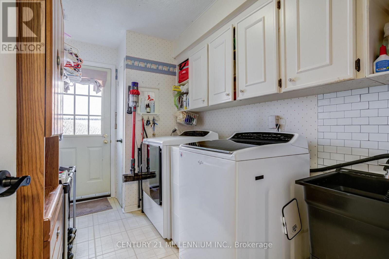 126 ELGIN DRIVE - 14