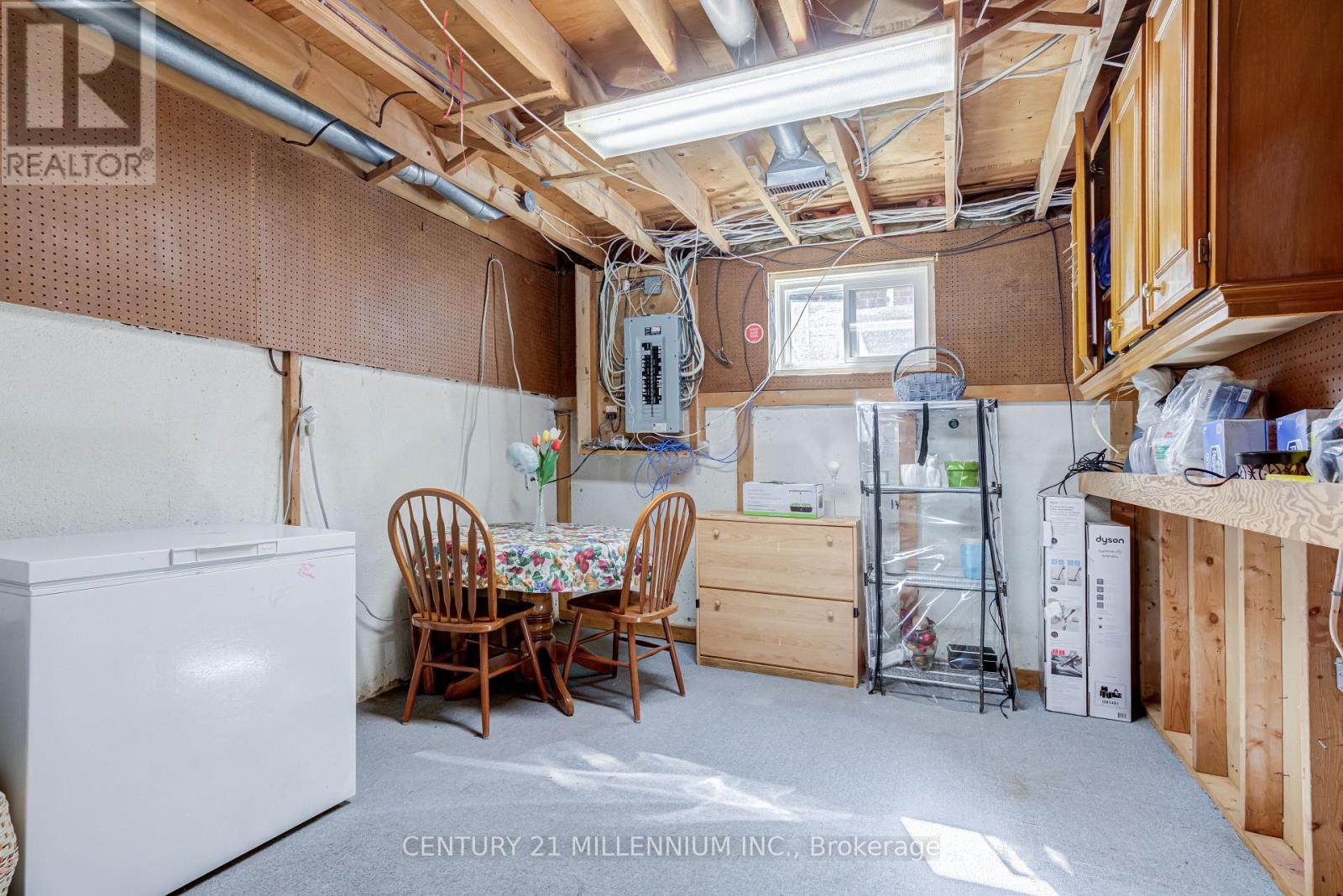 126 ELGIN DRIVE - 33