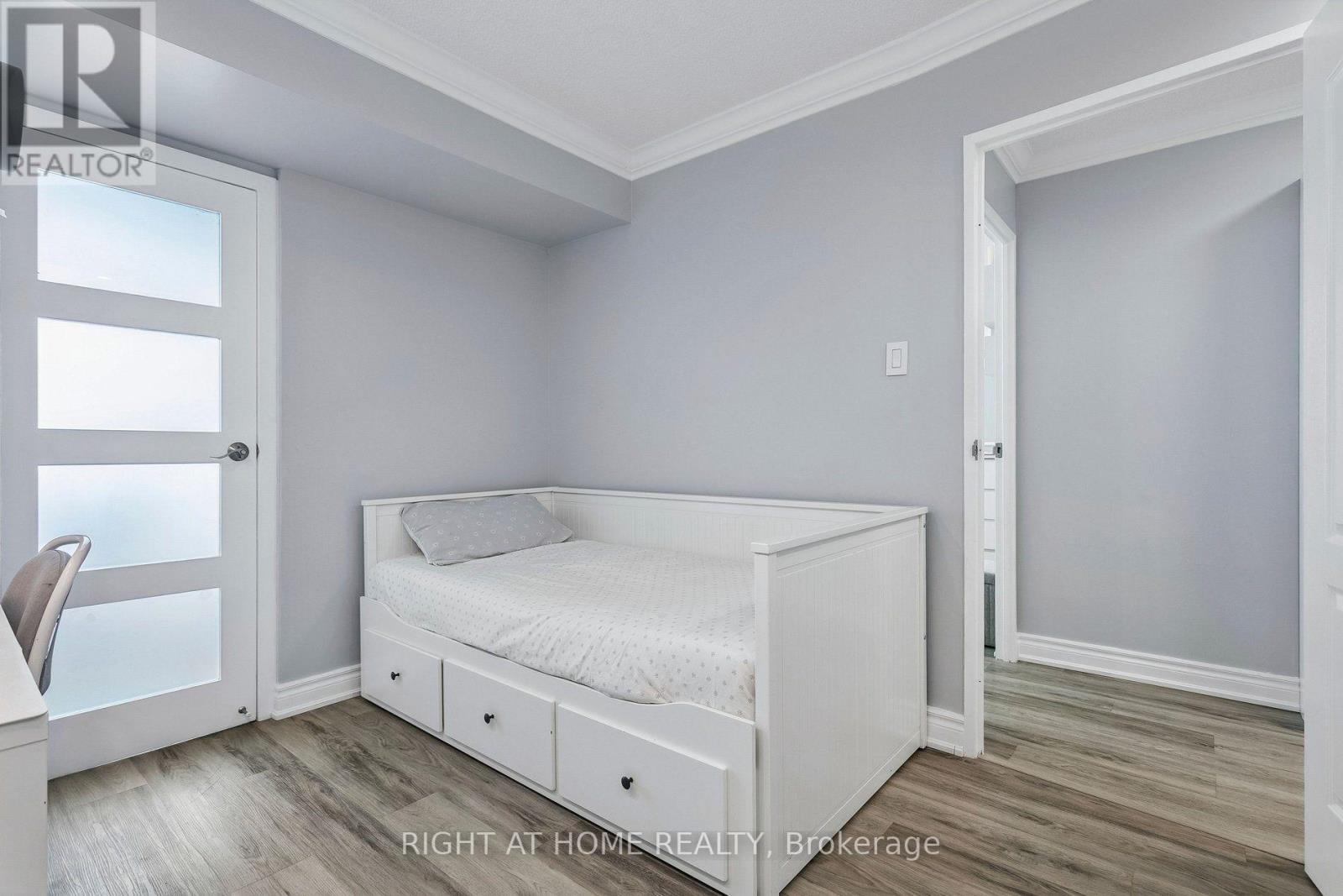 #612 550 WEBB DRIVE - 29