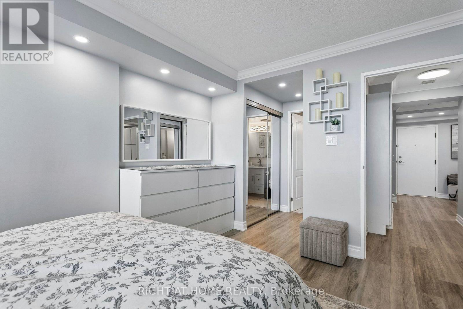 #612 550 WEBB DRIVE - 35