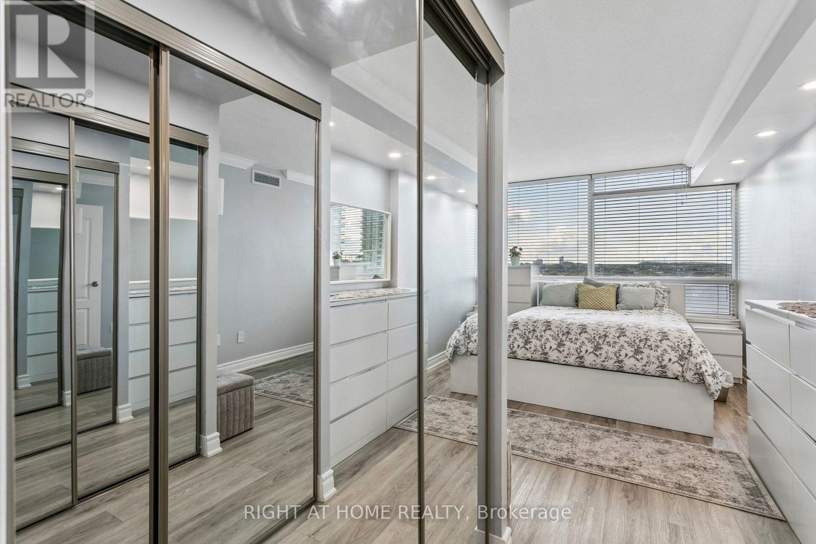 612- 550 Webb Drive, Mississauga, ON photo 39