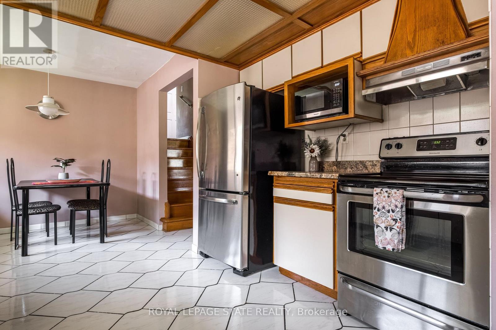 14 WOODSIDE DRIVE - 12