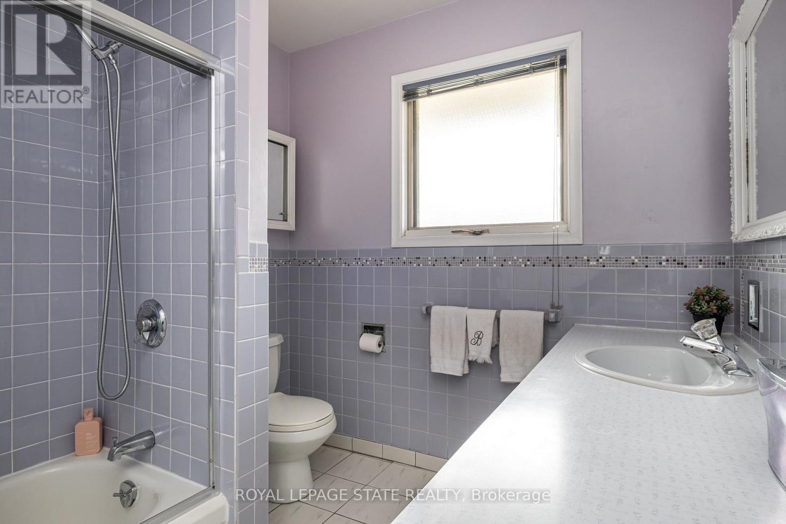14 WOODSIDE DRIVE - 16