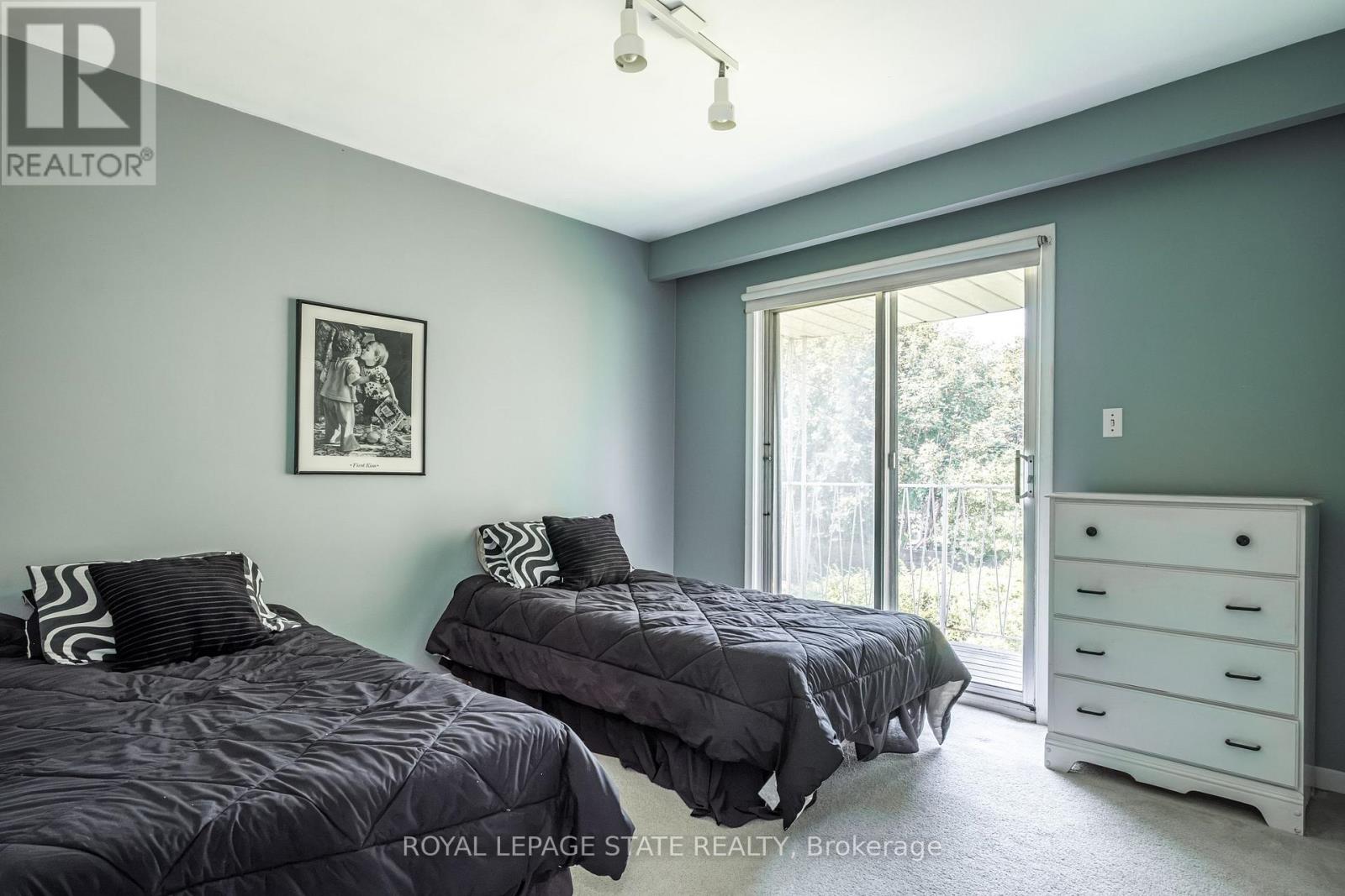 14 WOODSIDE DRIVE - 17