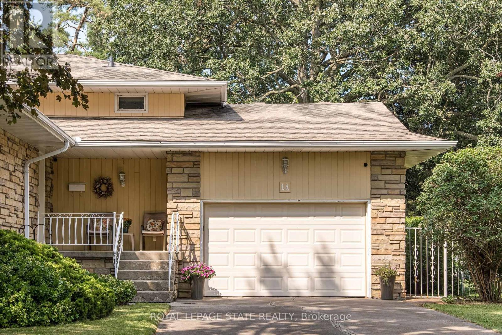 14 WOODSIDE DRIVE - 2