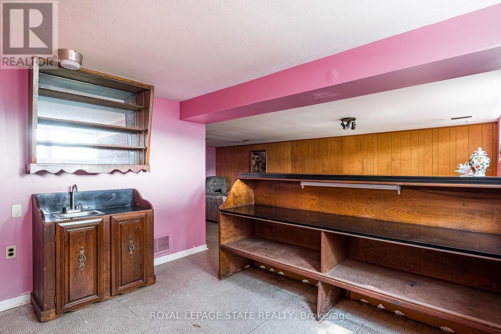 14 WOODSIDE DRIVE - 35