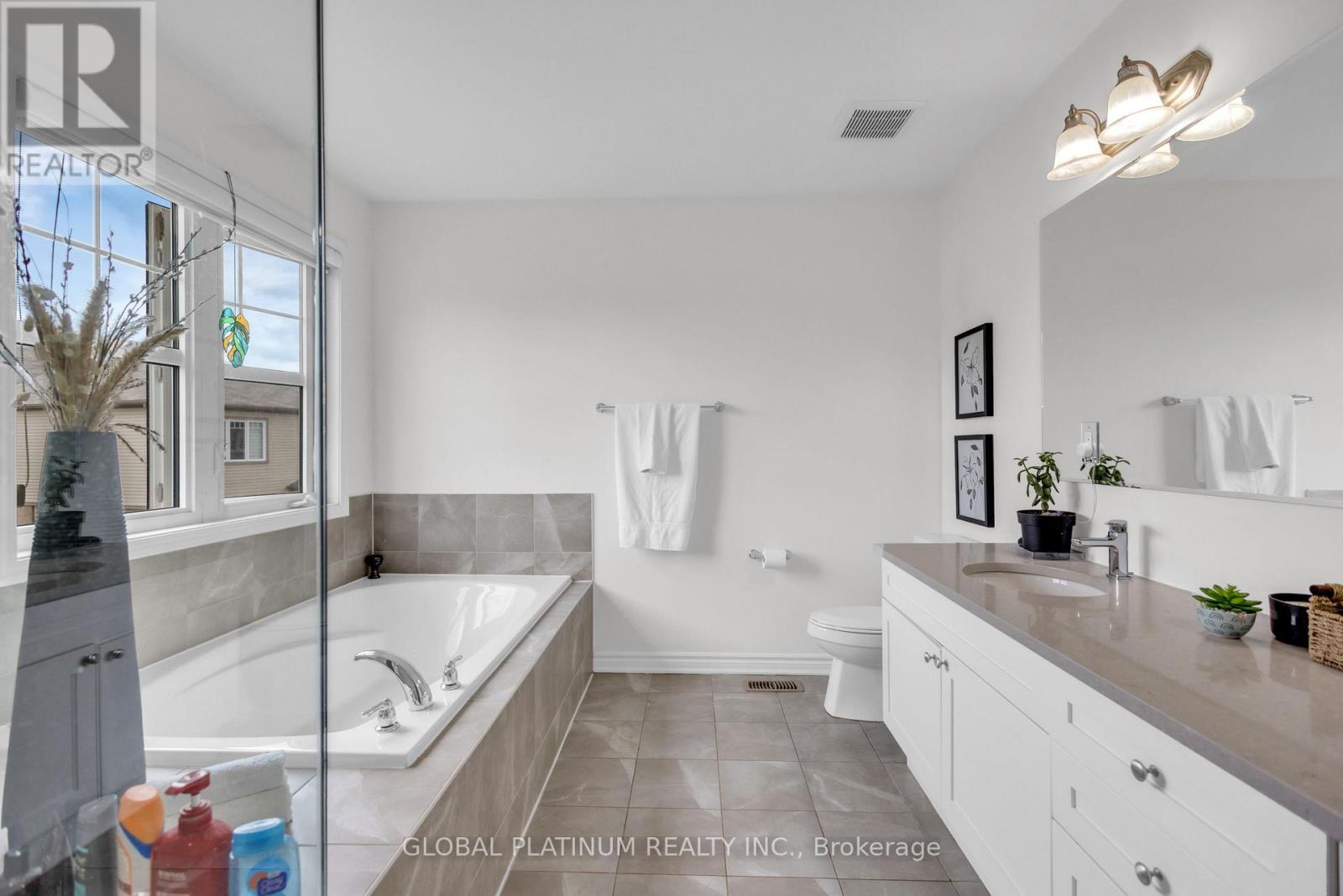 236 SHADY GLEN CRESCENT - Image 27