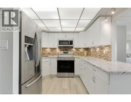 5pc Ensuite bath - 237 King Street W Unit# 402, Cambridge, ON N3H5L2 Photo 6