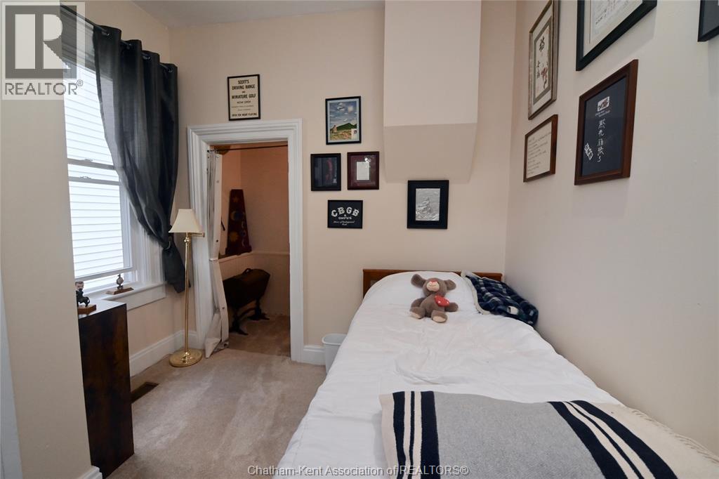 49 Erie STREET South - Image 20