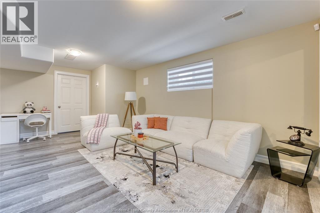 3141 VIOLA CRESCENT - 30