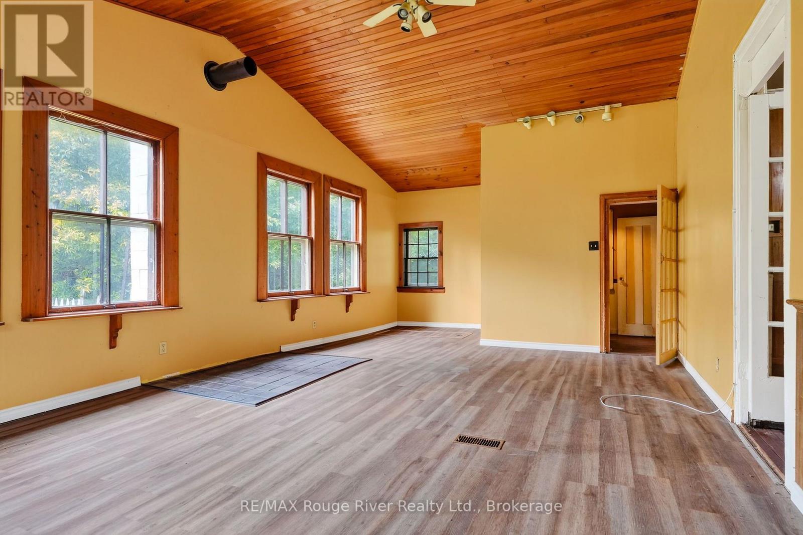 3756 BURNHAM STREET N - 17