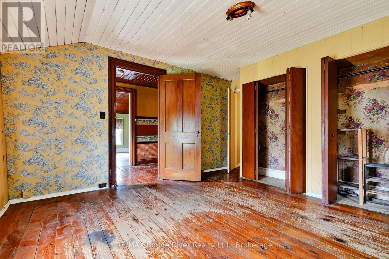 3756 BURNHAM STREET N - 23
