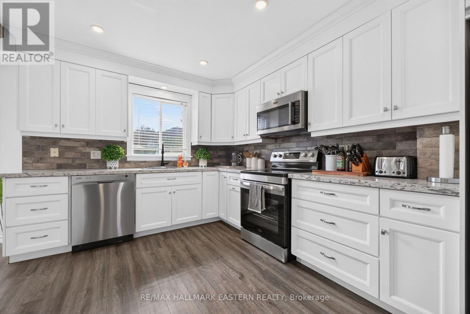 25 EDGERTON DRIVE - 14
