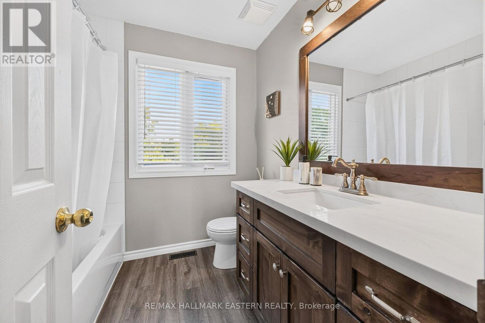 25 EDGERTON DRIVE - 32