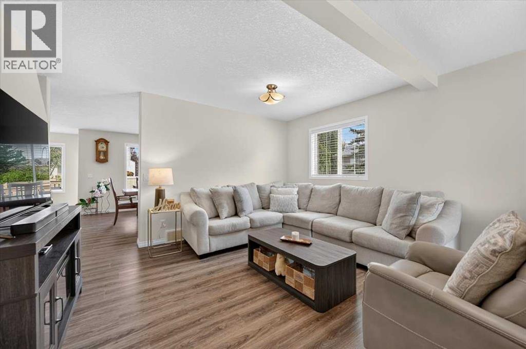 625 Somerset Drive SW, Calgary, Alberta, T2Y4K7 — thumbnail 4