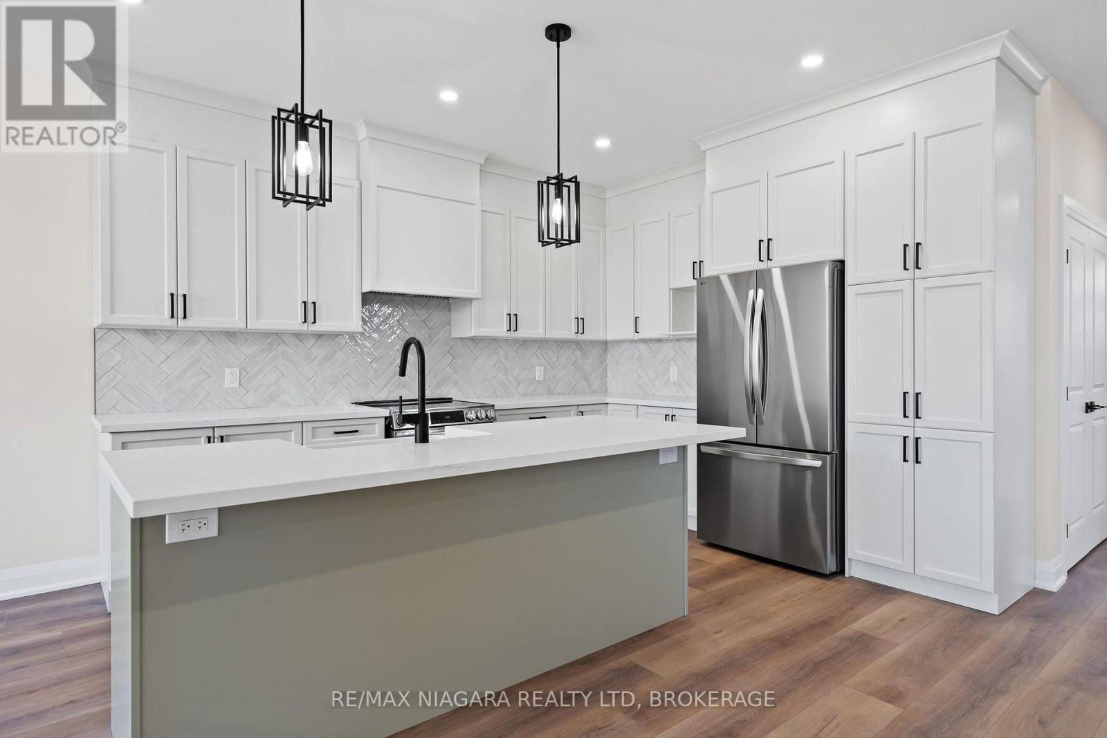 63 SWAN AVENUE - 10