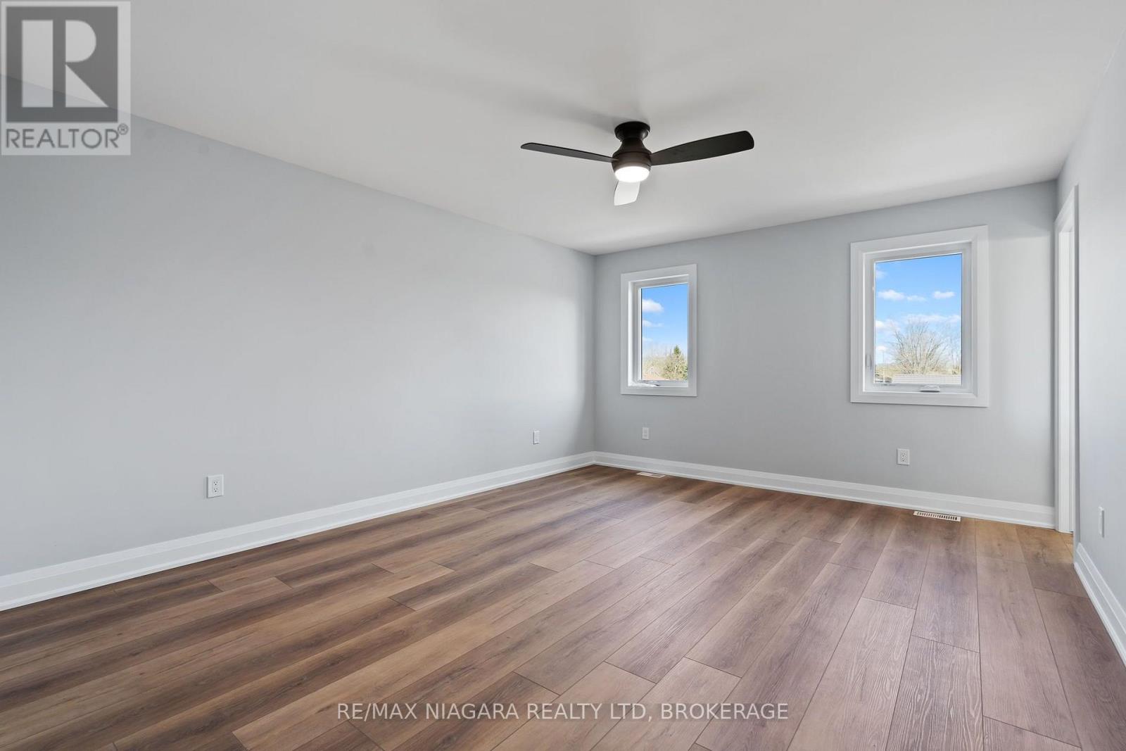 63 SWAN AVENUE - Image 17