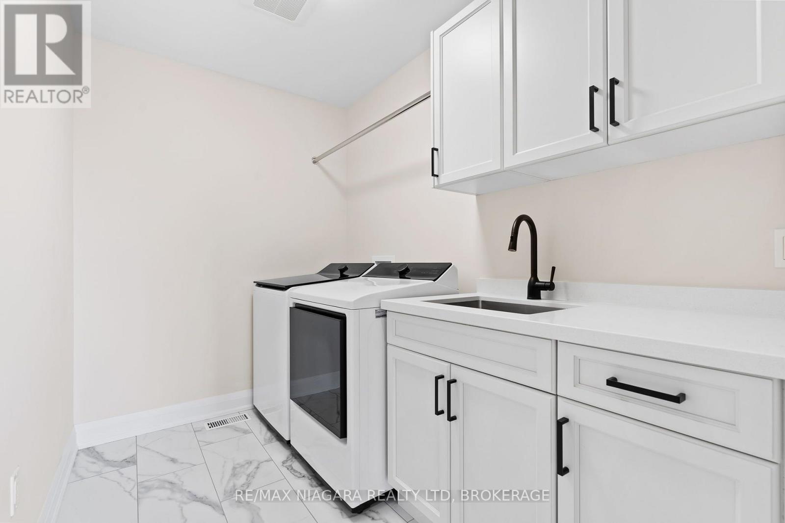 63 SWAN AVENUE - 21