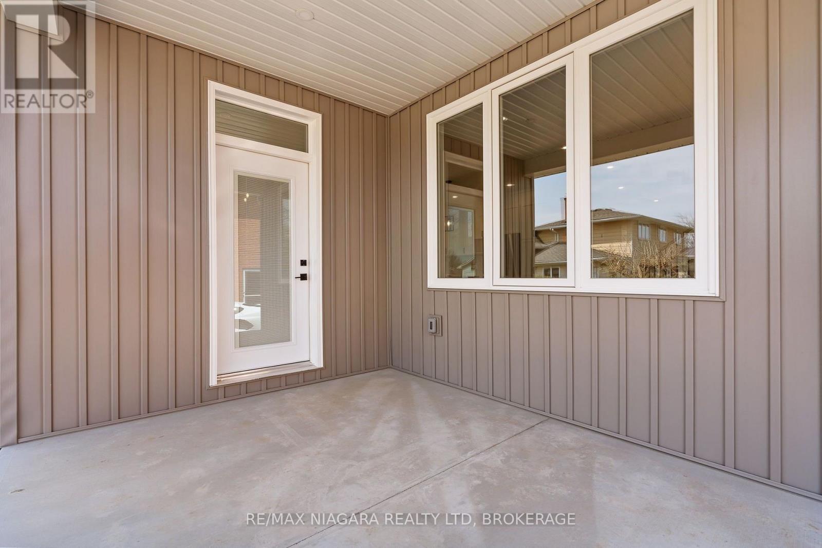 63 SWAN AVENUE - 28
