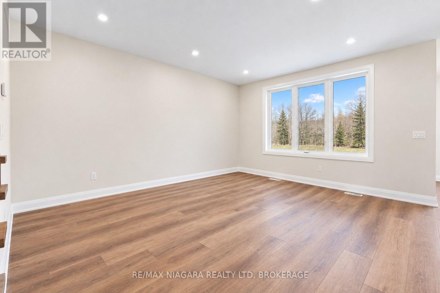 63 SWAN AVENUE - 5