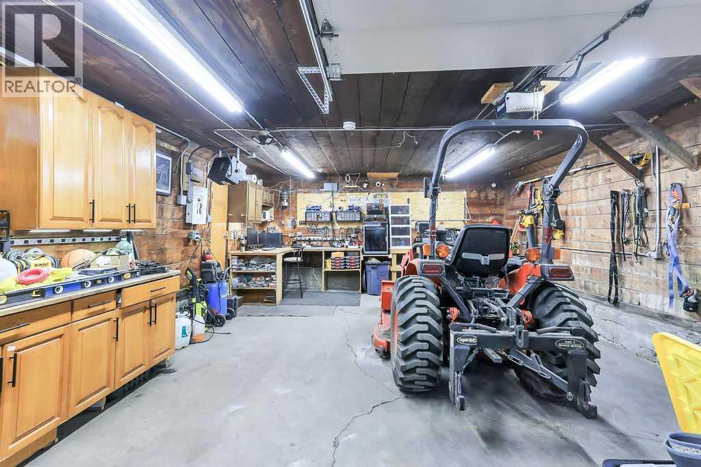 Listing photo – 39126 Range Road 262, Rural Lacombe County