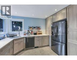 Den - 39126 Range Road 262, Rural Lacombe County, AB T4L2N2 Photo 6