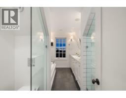 402 Brand Street, North Vancouver, BC V7N1E9 Photo 29
