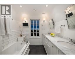 402 Brand Street, North Vancouver, BC V7N1E9 Photo 30