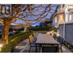 402 Brand Street, North Vancouver, BC V7N1E9 Photo 6